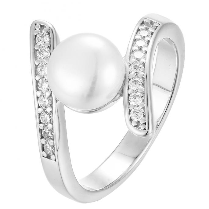 Chic Pearl & Diamond Accent Ring