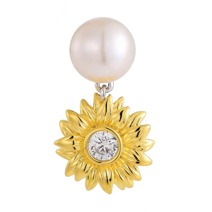 Sunflower with Pearl Pendant: A Story of Timeless Beauty